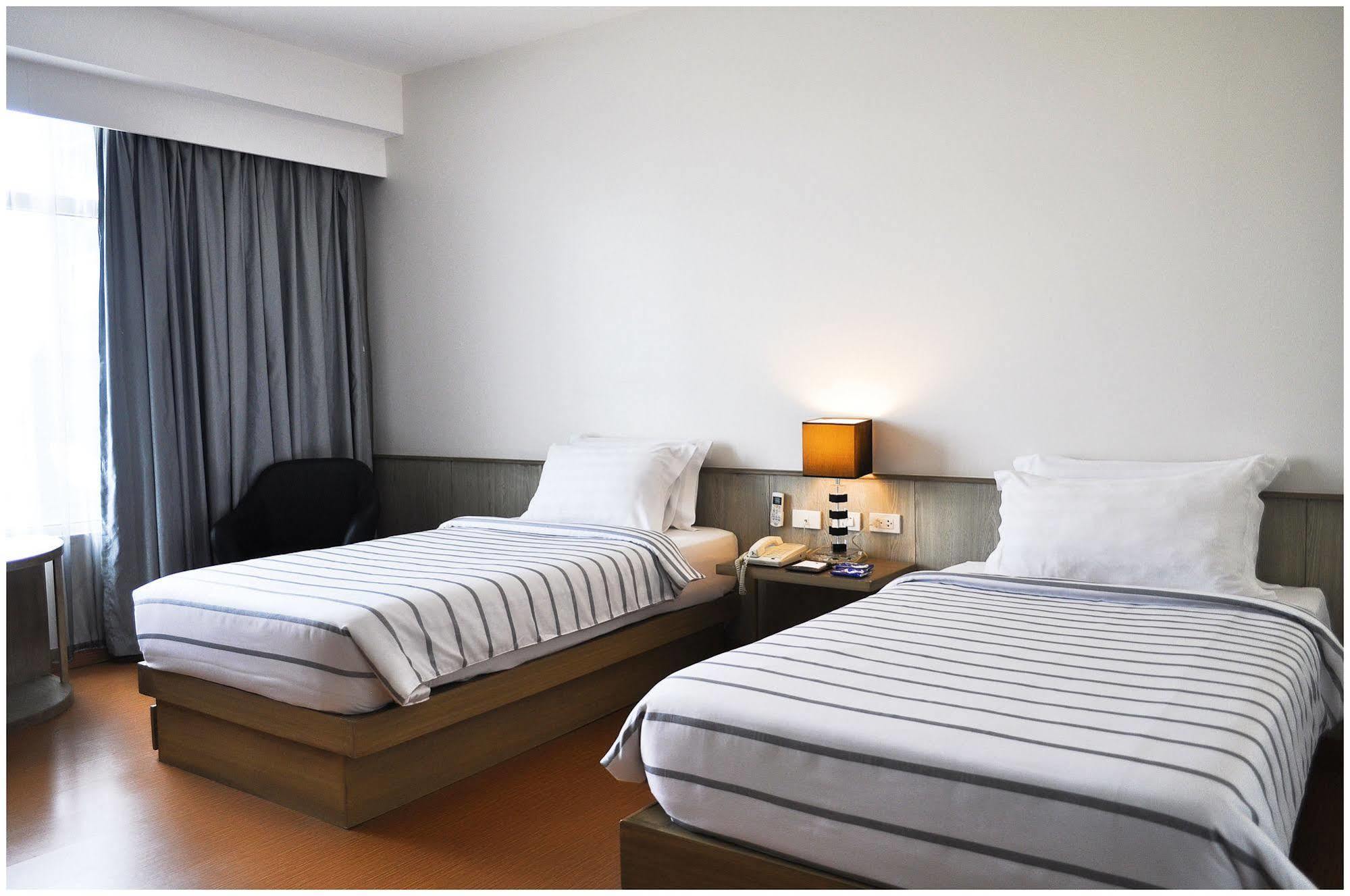 Paseo Premiere Hotel Santa Rosa  Dış mekan fotoğraf