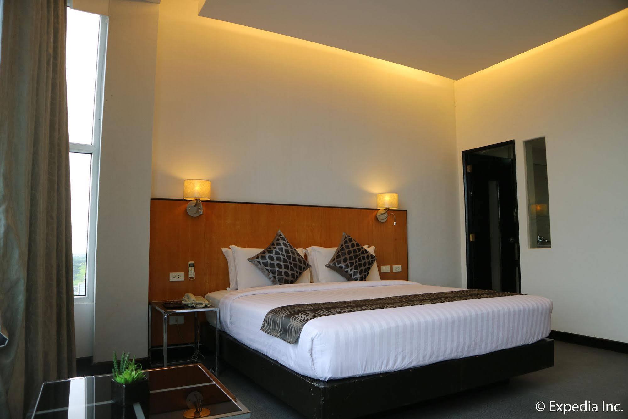 Paseo Premiere Hotel Santa Rosa  Dış mekan fotoğraf